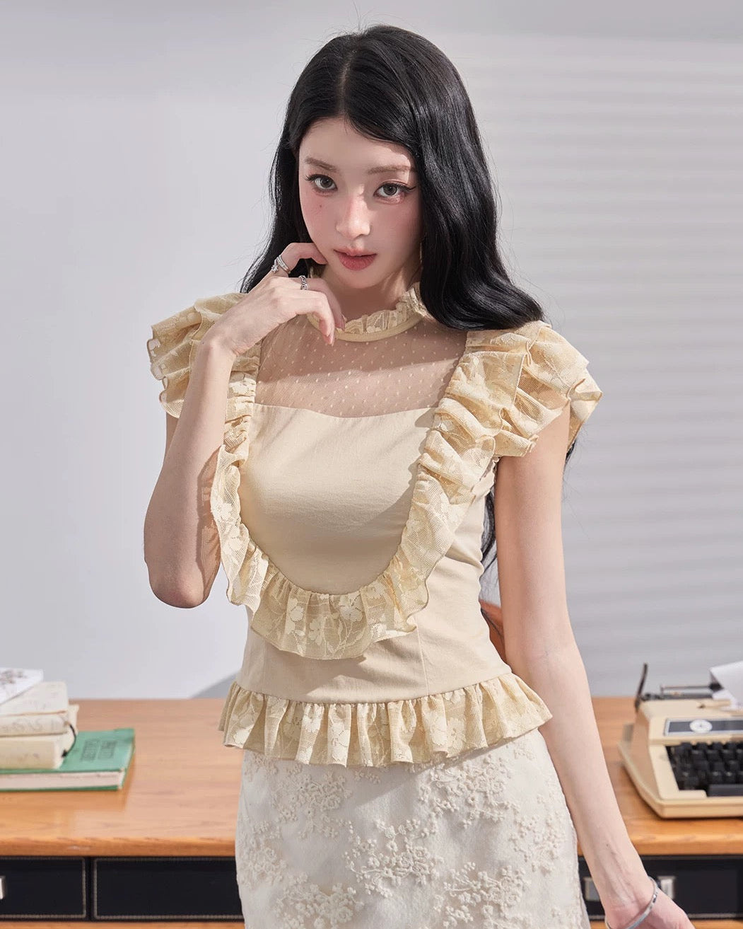frill mood luxury tops MM1070